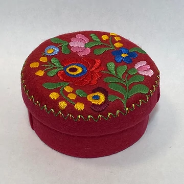 Hímzett Filcdobozok